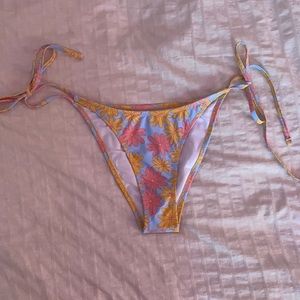 NWOT Shein Floral Tie Side Bikini Panty